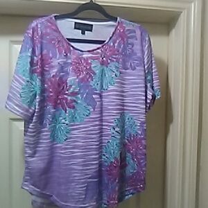 💲3⃣▶▶Vibrant Floral Women's Top in Purple and Pink As New
